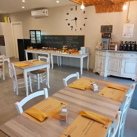 Gospodarstwo agroturystyczne Cascina Bellonuovo Alba (Piedmont)
