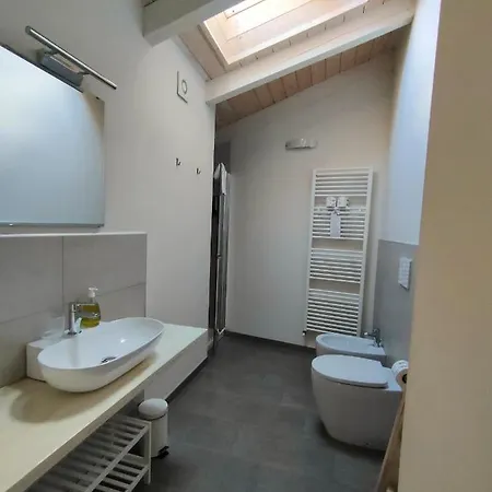 Cascina Bellonuovo ファームステイ アルバ