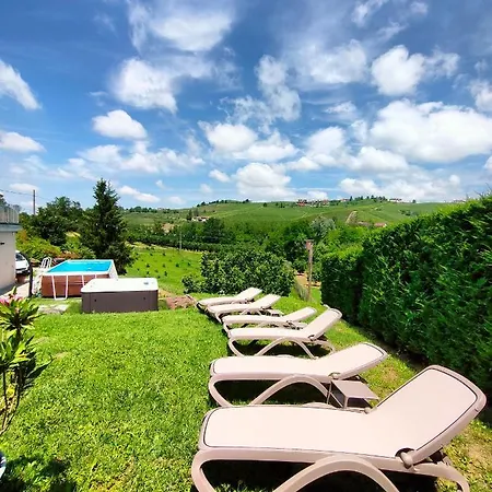 Cascina Bellonuovo Farm stay Alba (Piedmont)